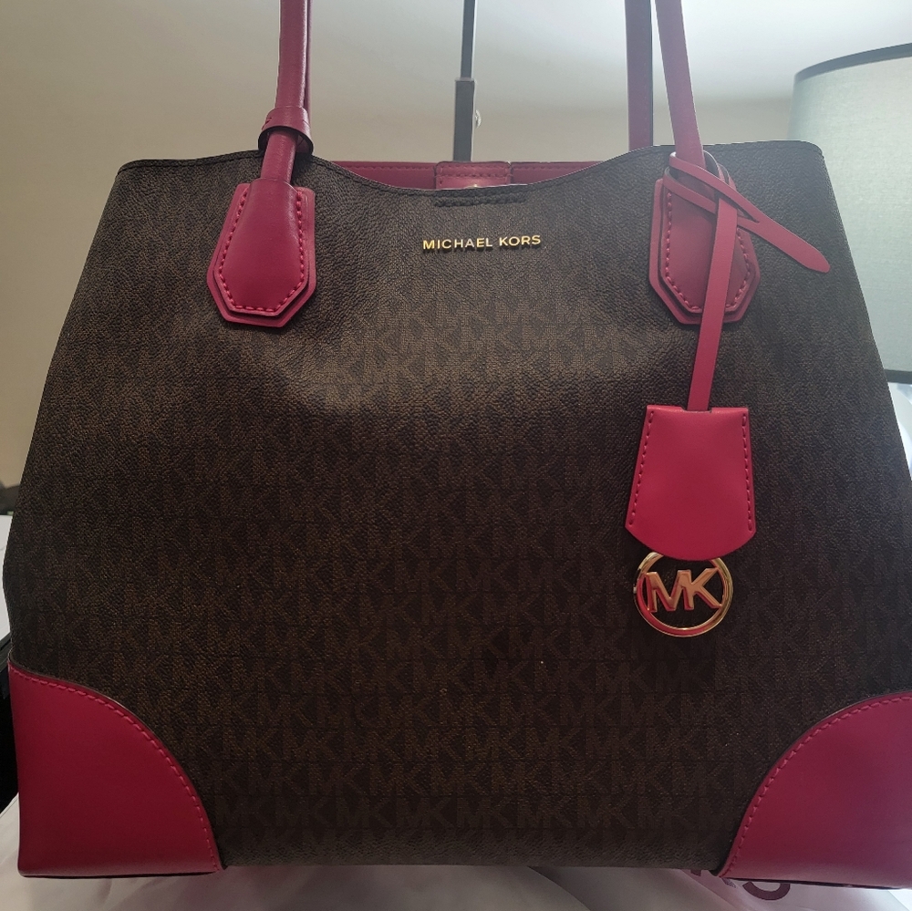 Michael Kors Mercer Gallery Medium Logo Satchel